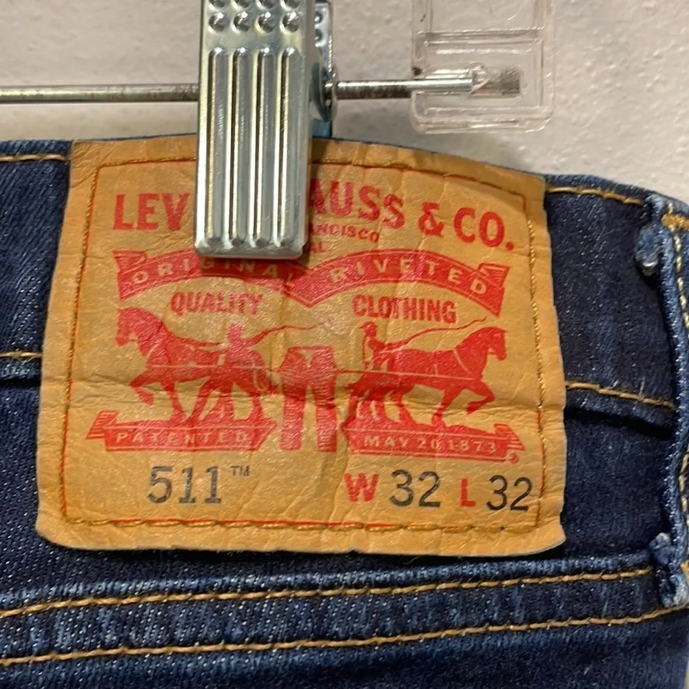LEVI’S Mens dark blue jeans